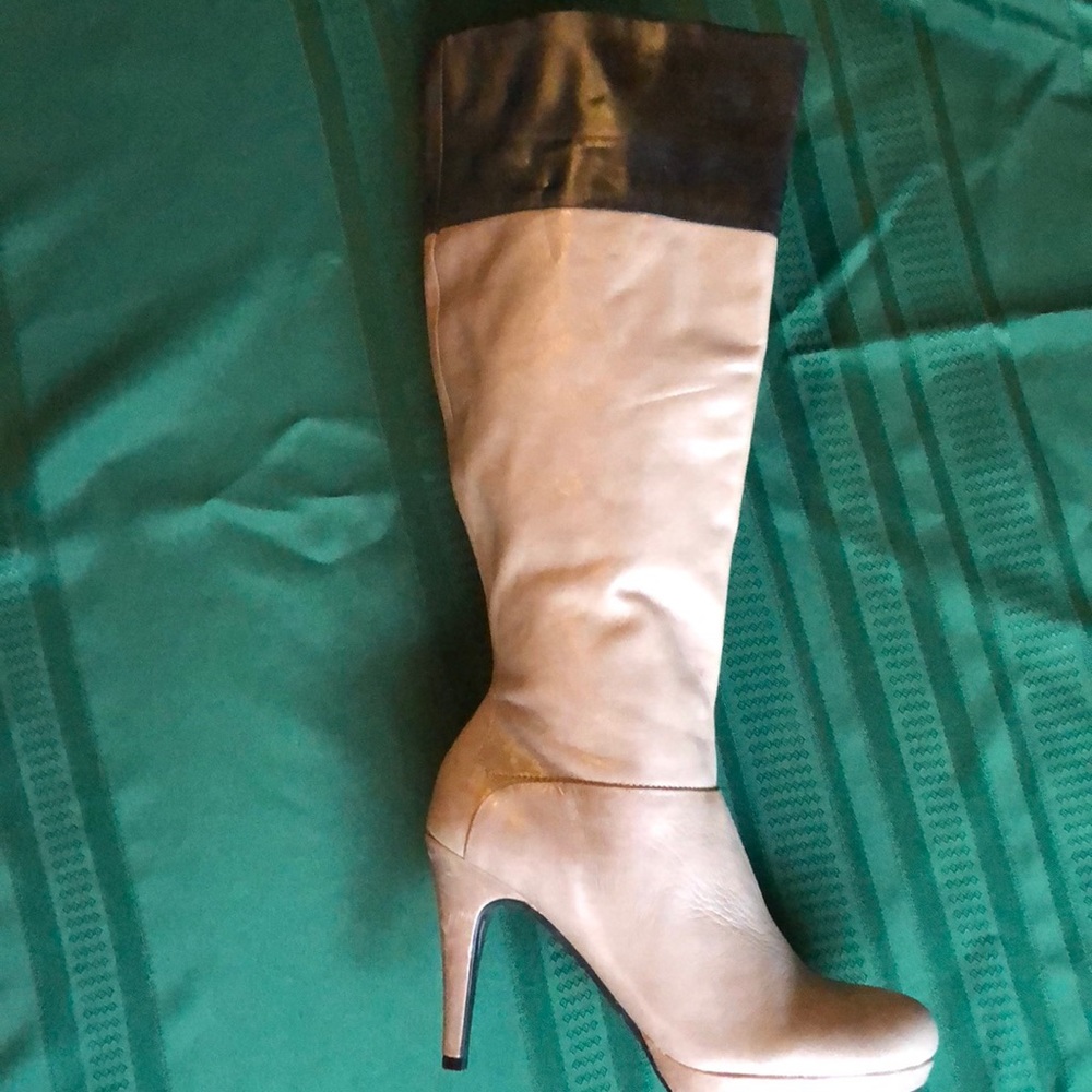 Marc Fisher Gray leather boots